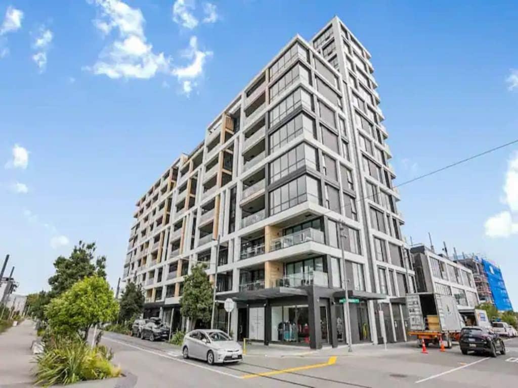 Sleek Modern Studio With Balcony Auckland Bagian luar foto